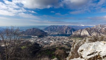 Panorama su Lecco dal belvedere ai Piani d'Erna