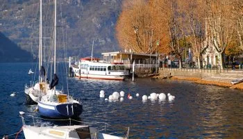 Lungolago di Lecco con barche