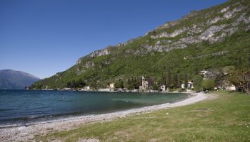Spiaggia di Riva bianca a Lierna sul Lago di Como